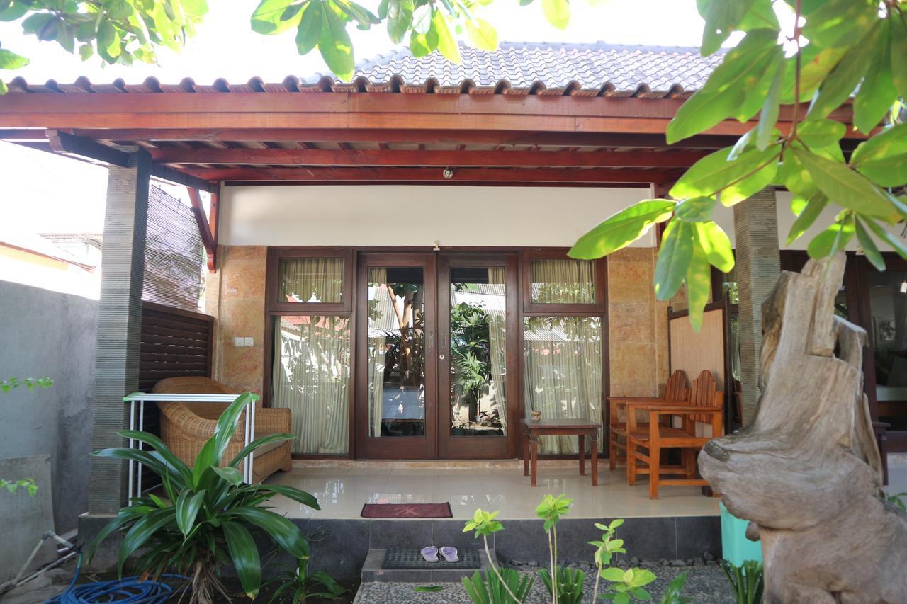 Malino Homestay Гили Траванган Экстерьер фото